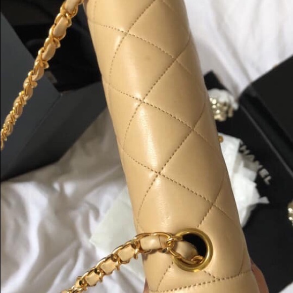 Chanel - Picture 2 of 8